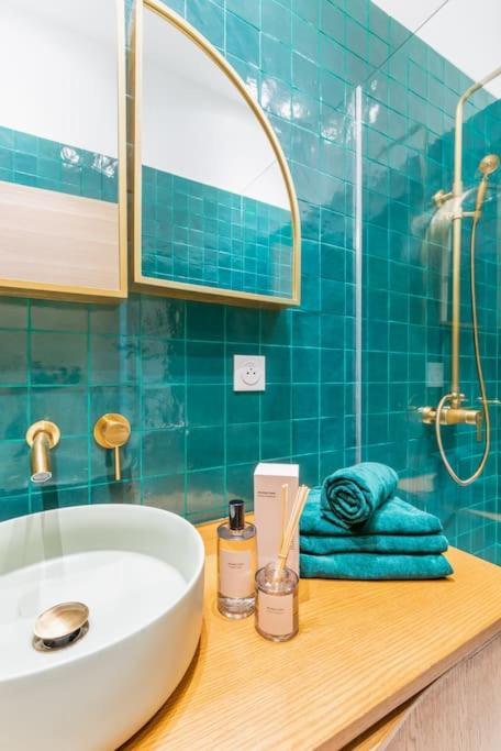 Apartment Luxury Flat Champs Elysees Air Cond. 6 Pers Paris
